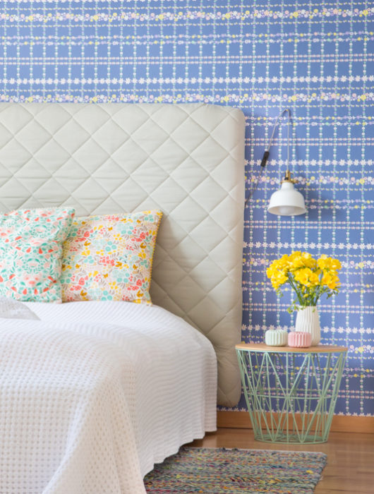 Neues Schlafzimmer + Tipps für das Einrichten mit farbigen Tapeten