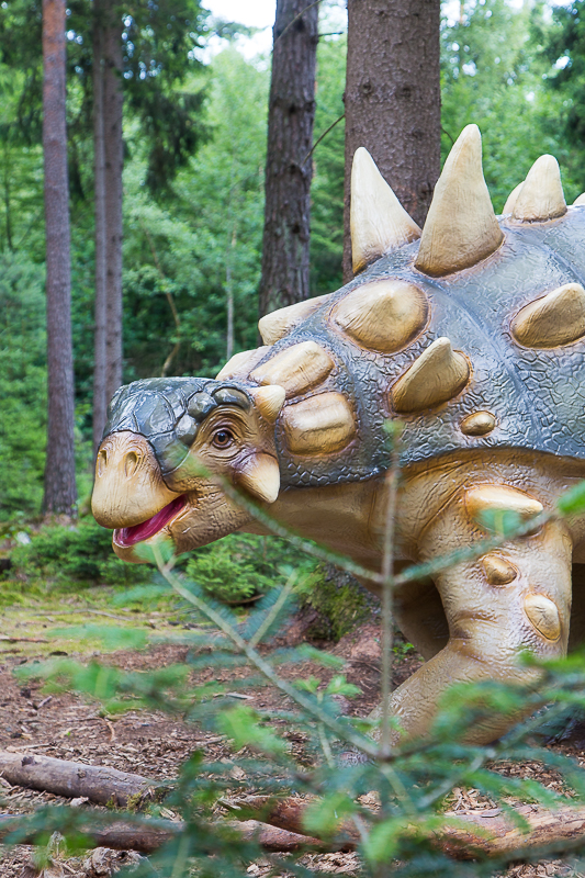 Mini Dino-Welt im Koffer für Unterwegs