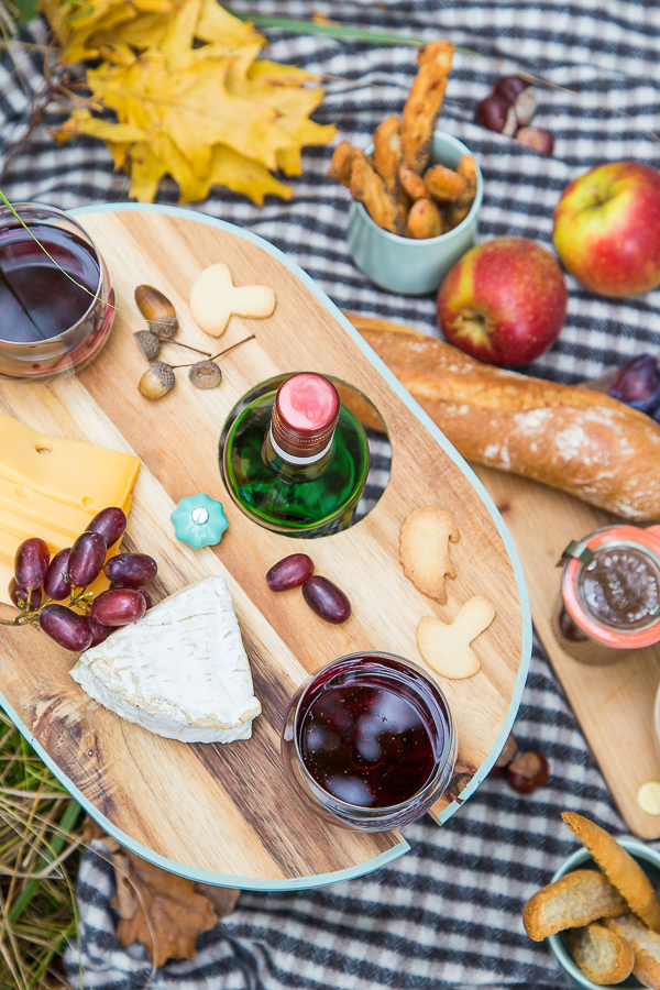 Idee für's Herbstpicknick - praktischer Mini-Tisch zum Selberbauen